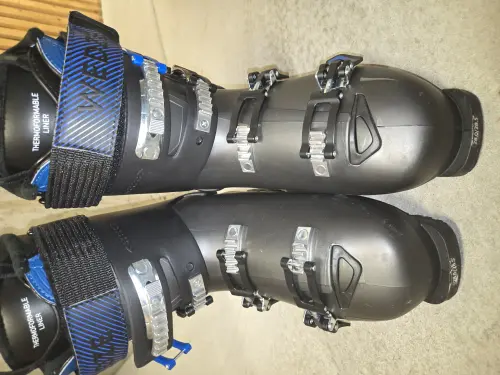 Chaussure de ski à Monthey