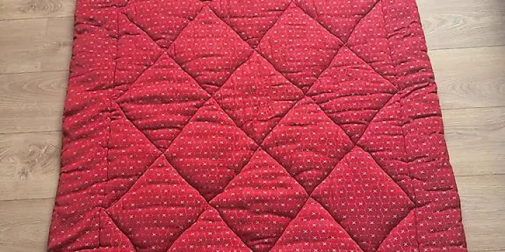 Duvet ou édredon piqué fait main