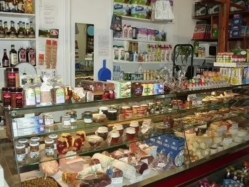 Joli magasin d'alimentation sur la Rivie à Pully