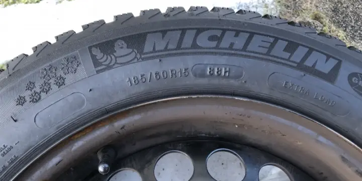 4 Pack Jante+Pneu hiver 185/60 R15 88 H Michelin