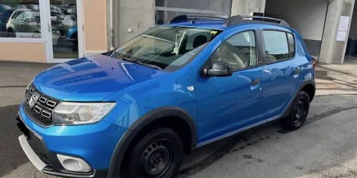 vends voiture pour cause de non emploi (décès)