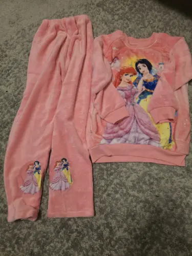 Pyjama toute neuf polaire pour fille à Renens