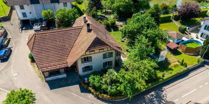 Charmantes Wohnhaus mit Scheune und Baulandreserve