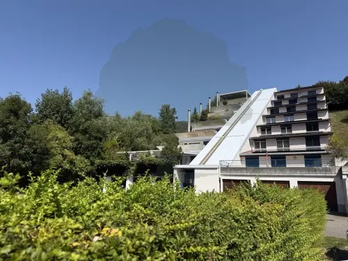 Magnifique appartement rénové de 5,5 pièces avec terrasse et vue