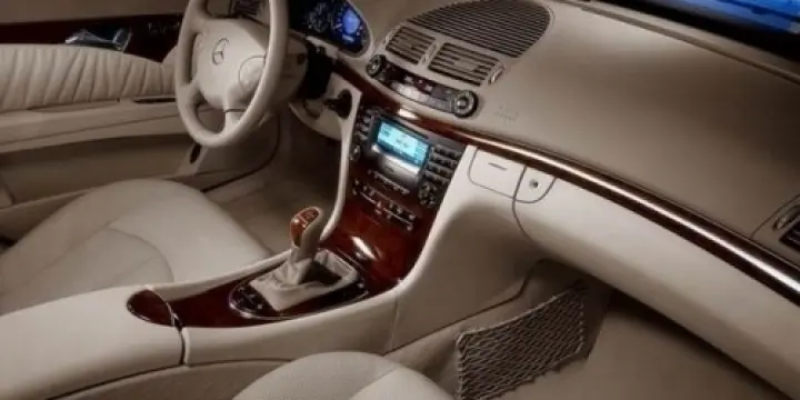 Mercedes-benz E240