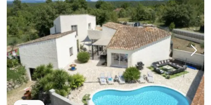 Villa 342 m² au sol  Piscine Terrain 2 400 m²
