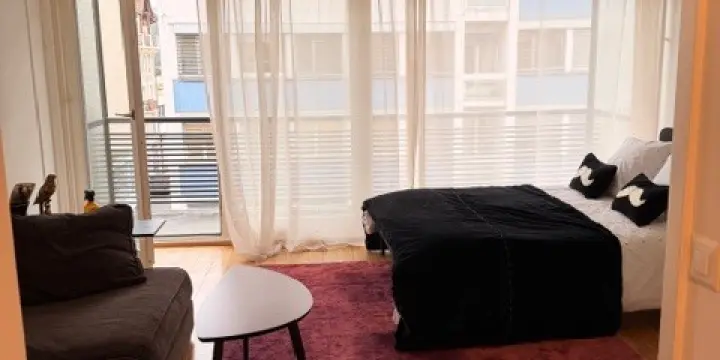 Studio meublé aux Eaux-Vives
