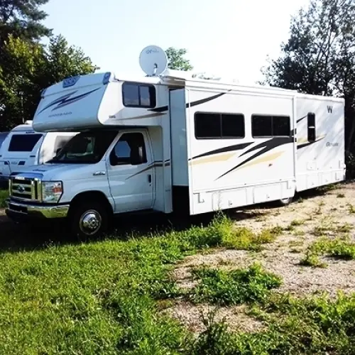 WINNEBAGO WF331C (Capucine) à VEVEY