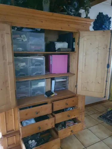 Armoire en pin massif à Chappel