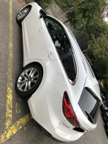 Mazda 6 2.2 D break / 9’500 chf. à Porto