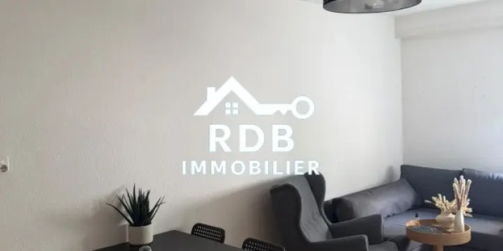 Appartement de 4 pièces au 1er étage situé à Acacias 1227