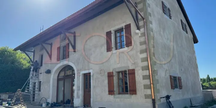 Ancienne ferme transformée en triplex de 5 pièces à Avusy