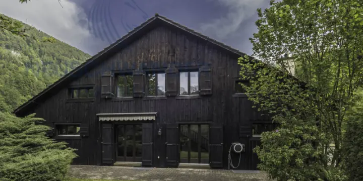 Charmante et idéalement située proche de la nature