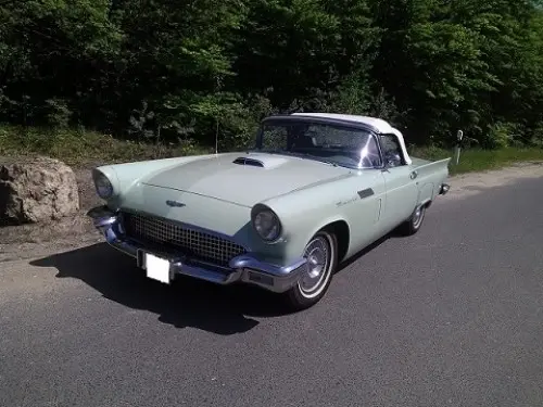 Ford Thunderbird à Vernier