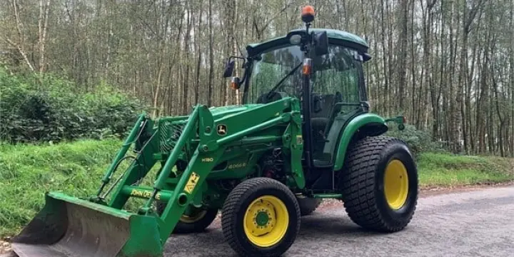 JOHN DEERE 4044R À LOUER