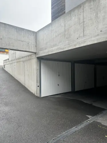 Garage box sur Martigny, à saisir.