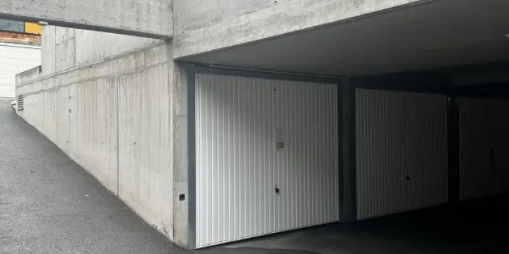 Garage box sur Martigny, à saisir.