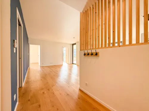 En France, Village-Neuf : Appartement 4 Pièces de Standing