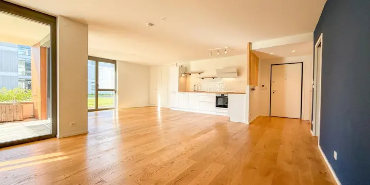 En France, Village-Neuf : Appartement 4 Pièces de Standing