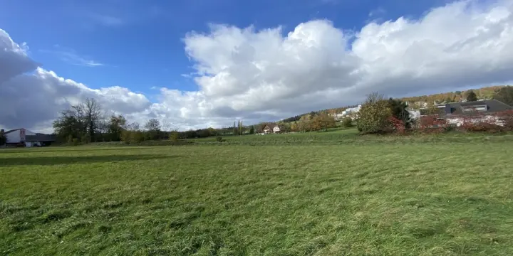 Terrain de 2'709 m2 qui profite d'une parfaite orientation