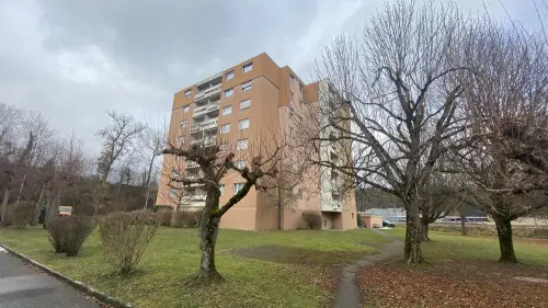 Appartement de 4,5 pièces avec balcon ascenseur et une place. à Porrentruy