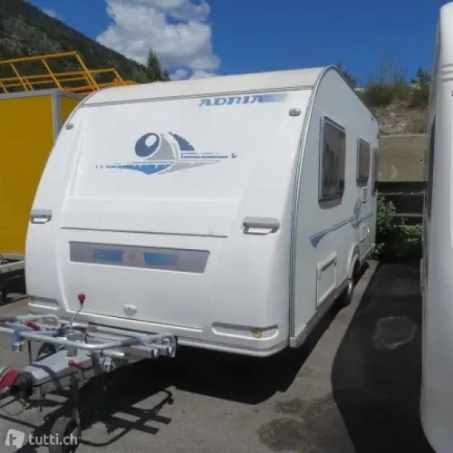 Caravane Adria Unica 4 places à Savièse