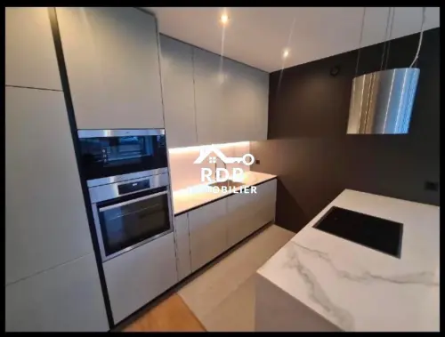 Appartement de 4,5 pièces au 1er étage situé à Genève 1208 à Genève