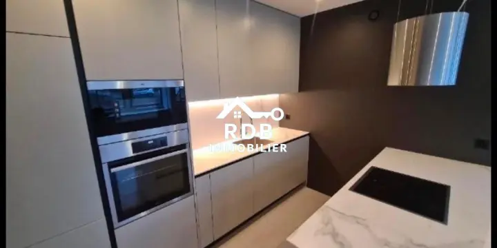 Appartement de 4,5 pièces au 1er étage situé à Genève 1208