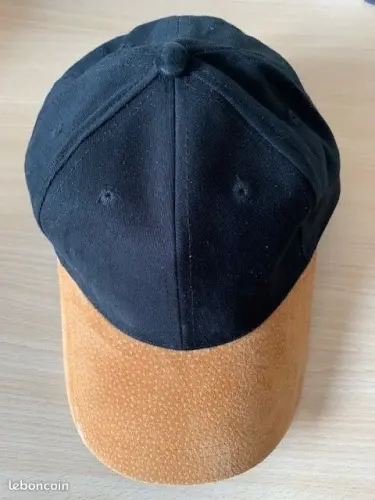 1 casquette noire neuve en coton et simili daim à Nyon
