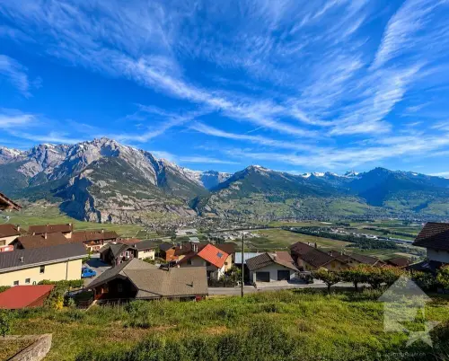 Joli terrain à bâtir avec vue dégagée sur les Alpes à Fey (Nendaz)