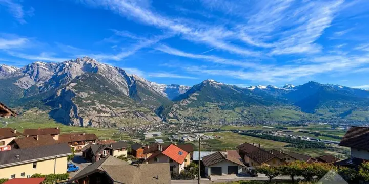 Joli terrain à bâtir avec vue dégagée sur les Alpes