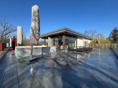 Splendide attique en duplex de 9 pièces avec grande terrasse à Conches à Conches
