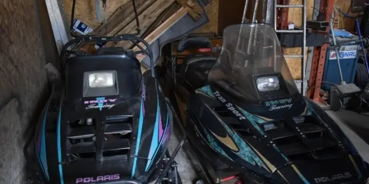 Lot de 5 motoneiges + pièces détachées Polaris CH