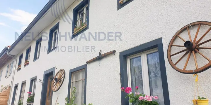 Très bon rendement pour cet immeuble à la campagne, totalement rénové