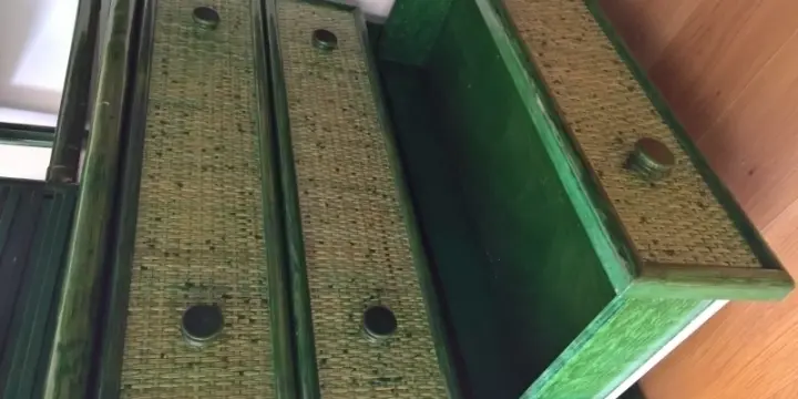 Commode en rotin de Marque Maugrion