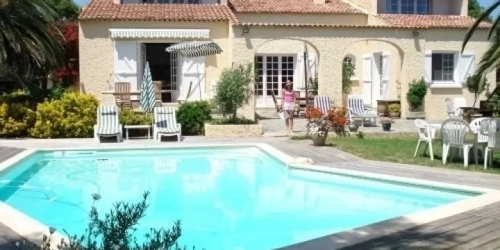 villa F10  piscine en corse