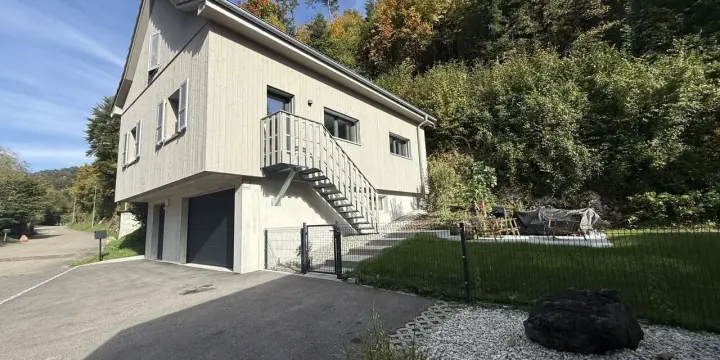 Charmante maison villageoise rénovée de 5.5 pièces à Delémont