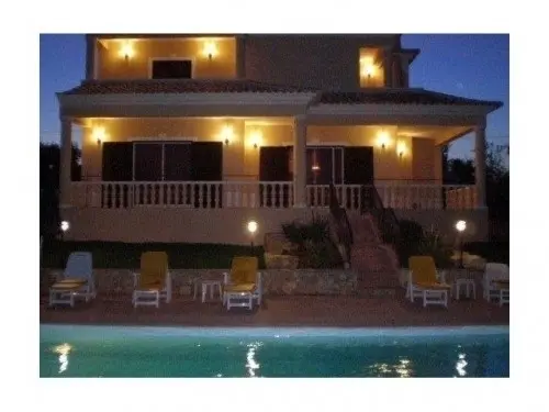 Villa 3 chambres Boliqueime Ref F233 à Faro