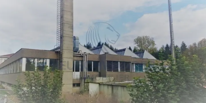 Grand terrain avec possibilité de construire un ou plusieurs immeubles