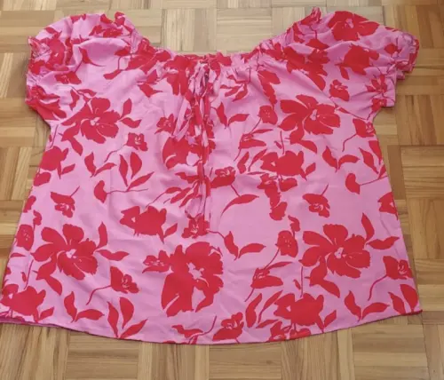 Blouse Shein rose à fleurs neuve à Moutier