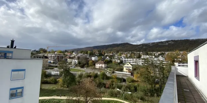 Magnifique attique de 6 pièces de 192 m2 avec ascenseur privatif.