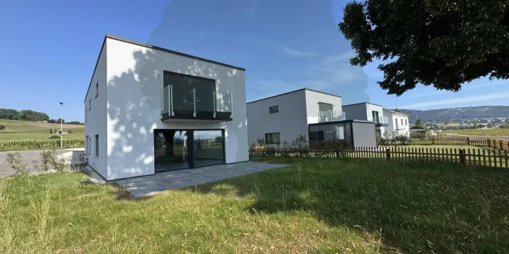 Magnifique maison neuve disponible maintenant à Courtételle