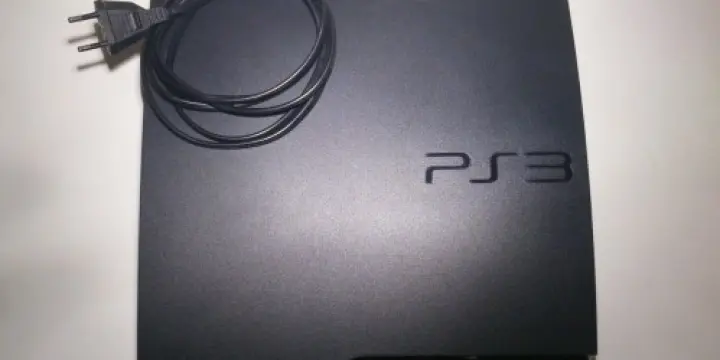 PS3 250GB + 6 jeux + accessoires