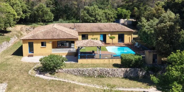 Particulier vend villa 178 m2 avec piscine sur plus de 7000 m2 de terrain, dans le sud de la FRANCE