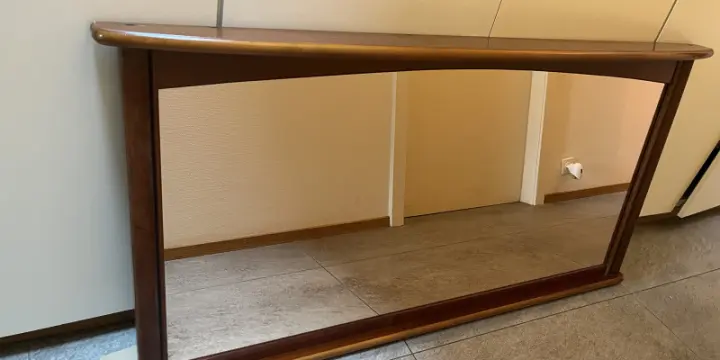 Grand miroir teinté en bois 165 x 82 cm