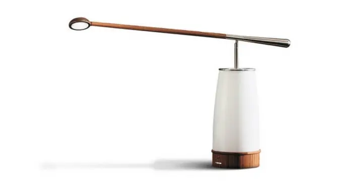 Lampe AFO par Chi Wing