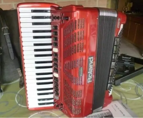 accordéon FR-7 Roland 41 touches piano à Sévaz