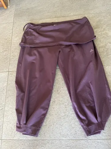 Yoga pants adidas violet F XL 48-50 à Nyon