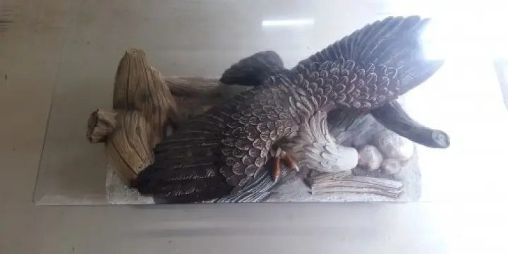 Table à salon aiglon 