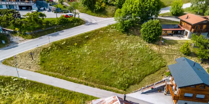 Dugny (Leytron), terrain à bâtir 612 m2 avec cadre exceptionnel
